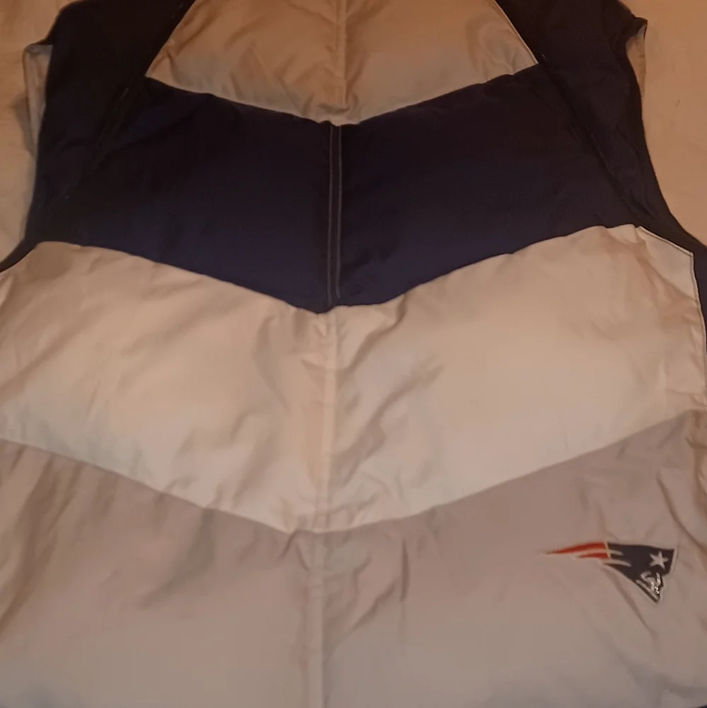 Ladies Reebok NFL New England Patriots vest - Picture 2 of 3